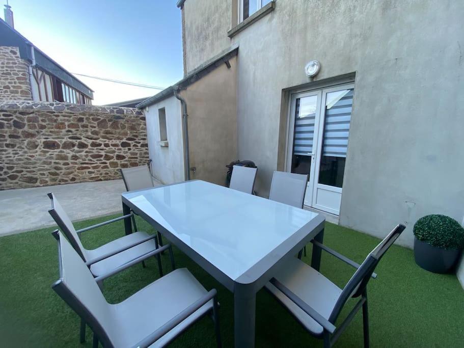Gite Comme Chez Soi Ducey Les Cheris Luaran gambar